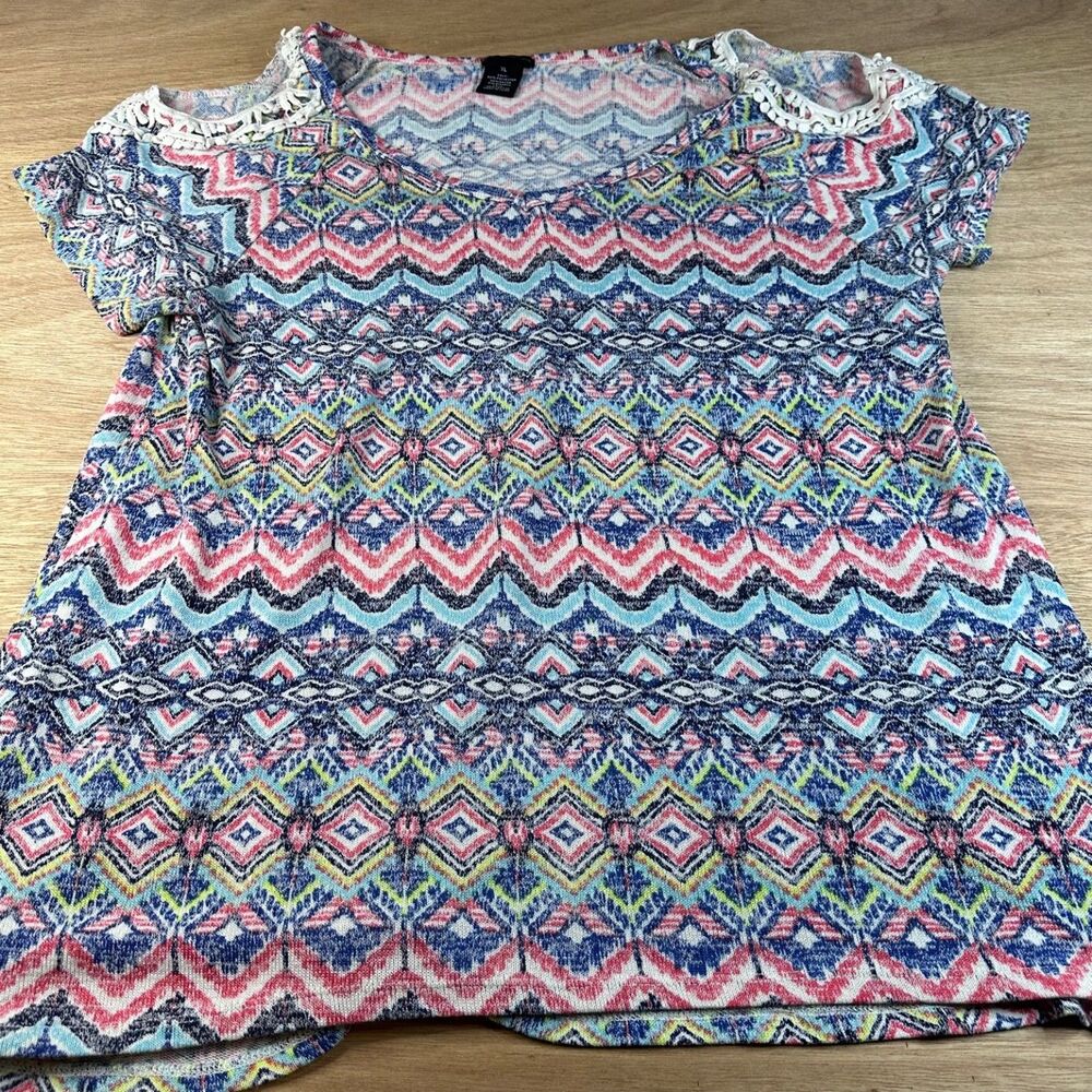 New Directions Boho Aztec Crochet Cold Shoulder Top Women’s XL Multicolor
